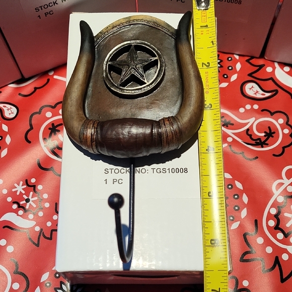 Wooden Wall Hooks with Star Design Set Of 5 - Picture 2 of 2